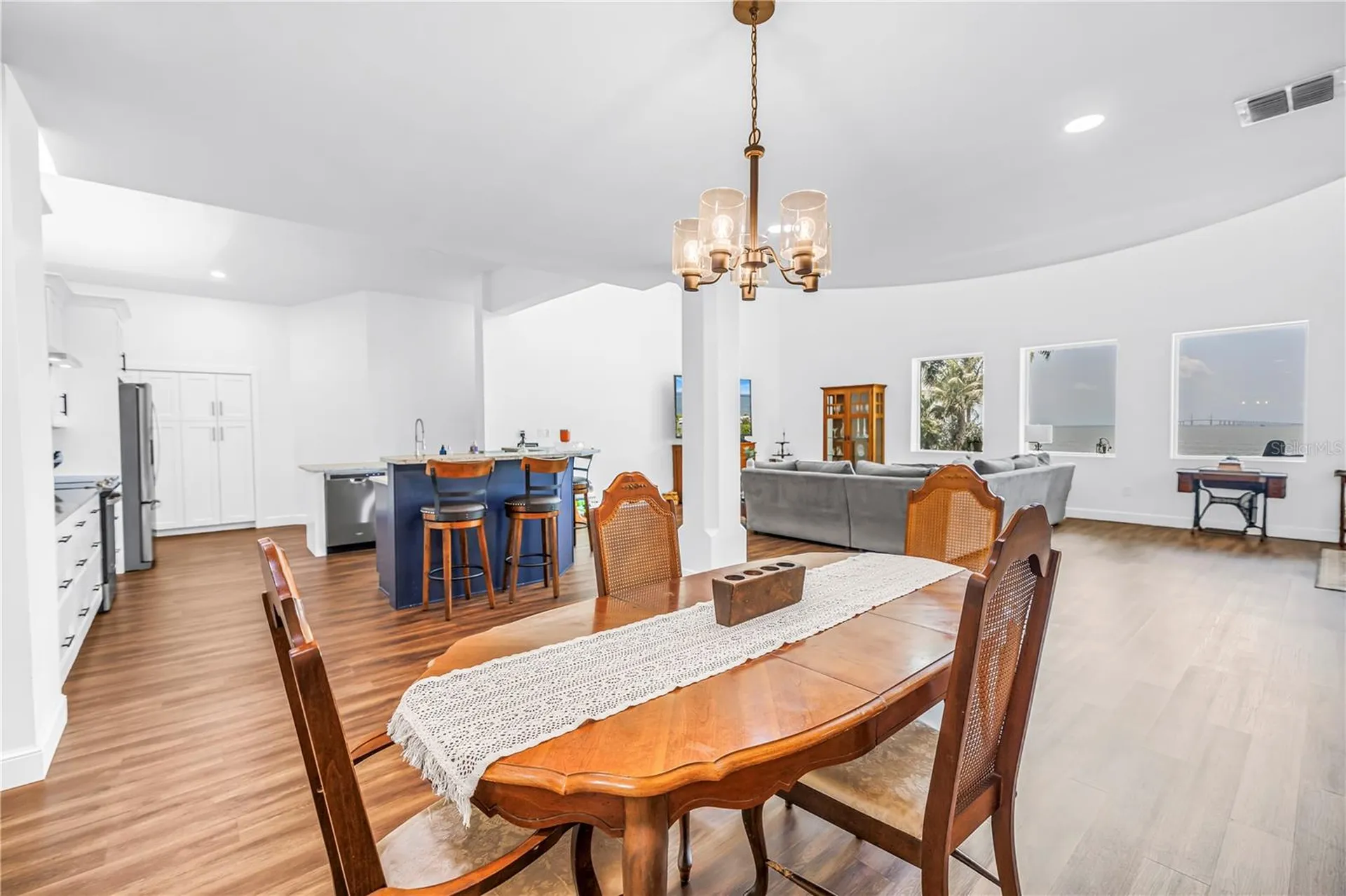 2280 Pinellas Point Drive S St Petersburg FL 33712