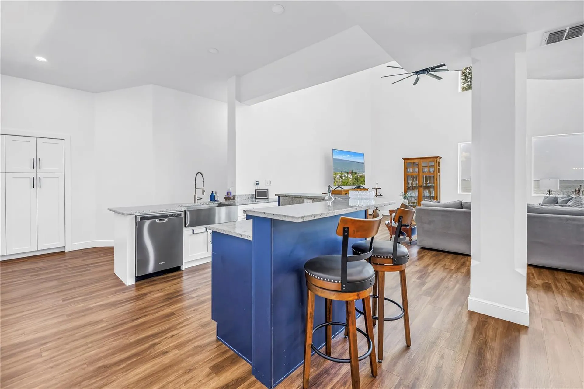 2280 Pinellas Point Drive S St Petersburg FL 33712