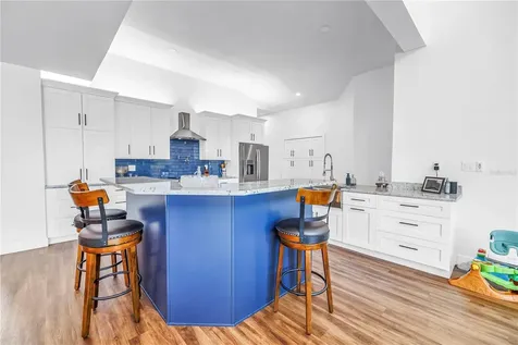 2280 Pinellas Point Drive S St Petersburg FL 33712