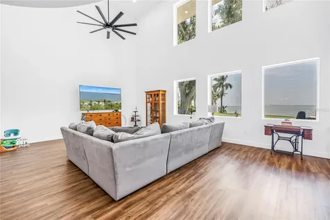 2280 Pinellas Point Drive S St Petersburg FL 33712