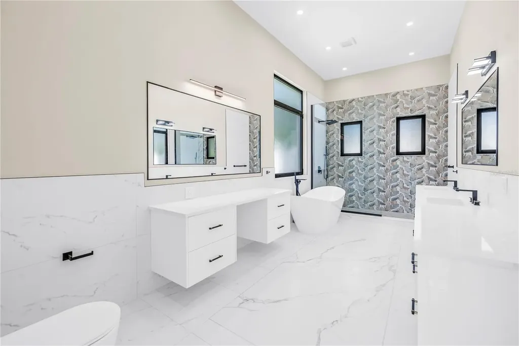 2783 67th Way N St Petersburg FL 33710