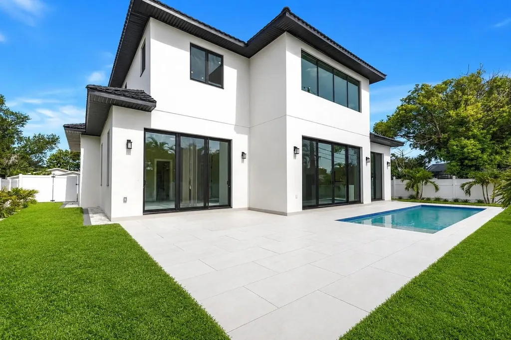 2783 67th Way N St Petersburg FL 33710