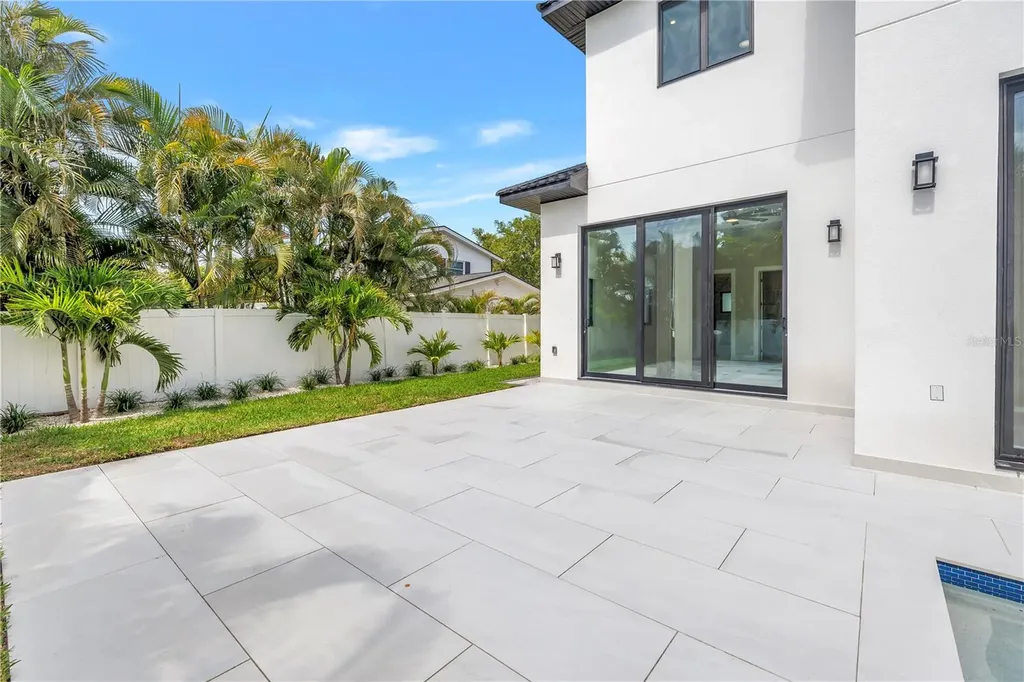 2783 67th Way N St Petersburg FL 33710
