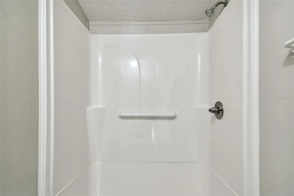 10607 Bay Hills Circle Thonotosassa FL 33592