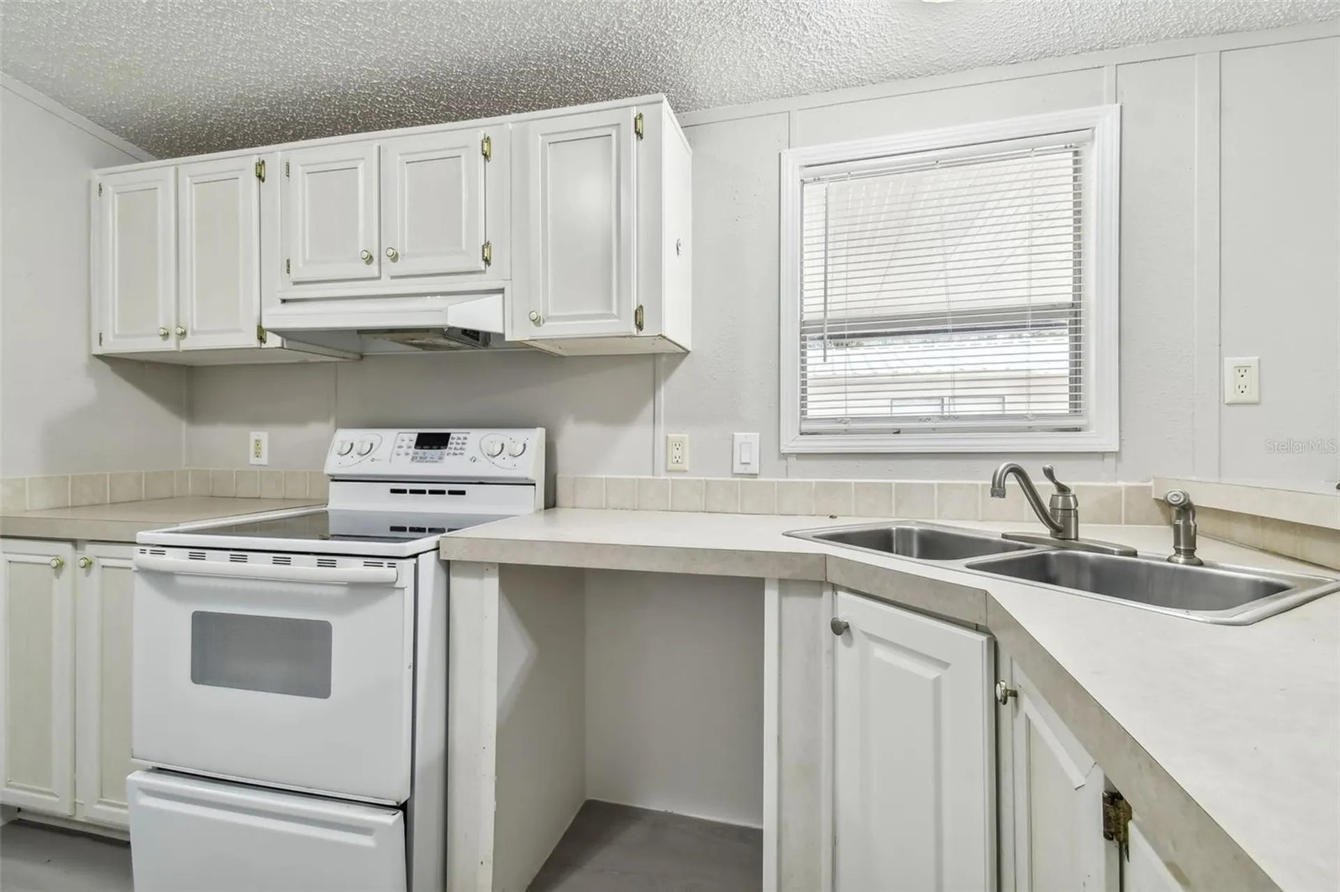 10607 Bay Hills Circle Thonotosassa FL 33592