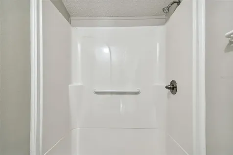 10607 Bay Hills Circle Thonotosassa FL 33592
