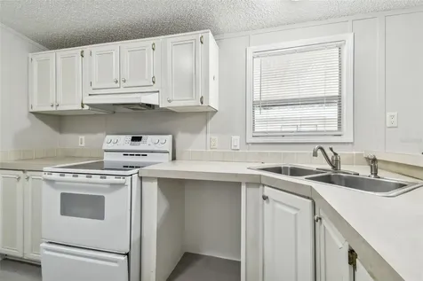 10607 Bay Hills Circle Thonotosassa FL 33592