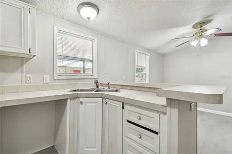 10607 Bay Hills Circle Thonotosassa FL 33592