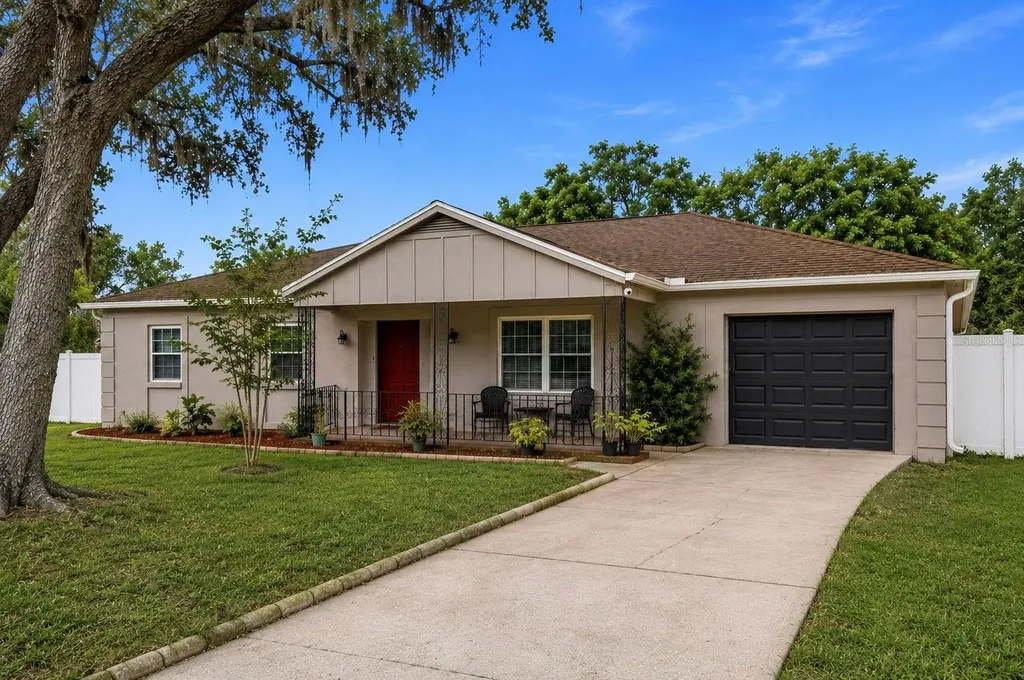 1901 E Diana Street Tampa FL 33610