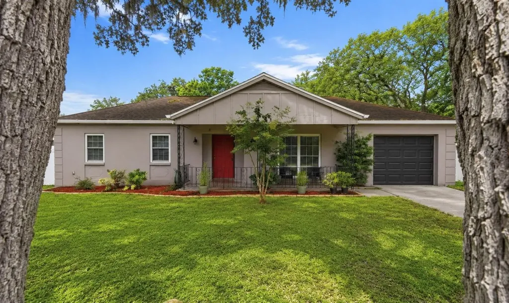 1901 E Diana Street Tampa FL 33610