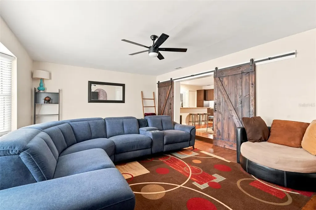1901 E Diana Street Tampa FL 33610