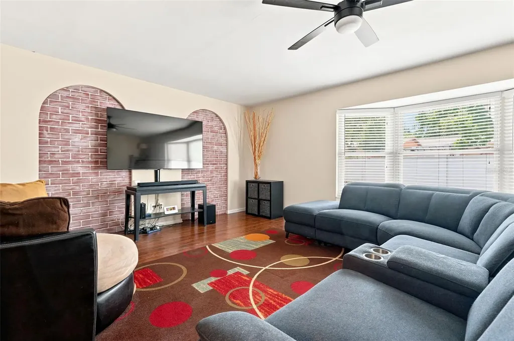 1901 E Diana Street Tampa FL 33610