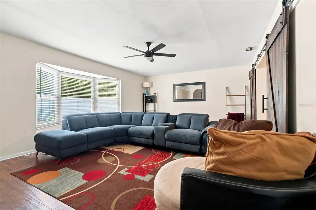 1901 E Diana Street Tampa FL 33610