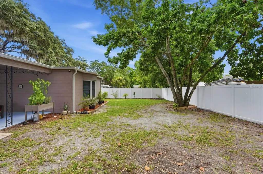 1901 E Diana Street Tampa FL 33610