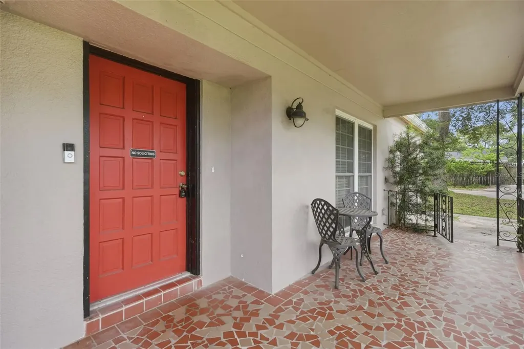 1901 E Diana Street Tampa FL 33610