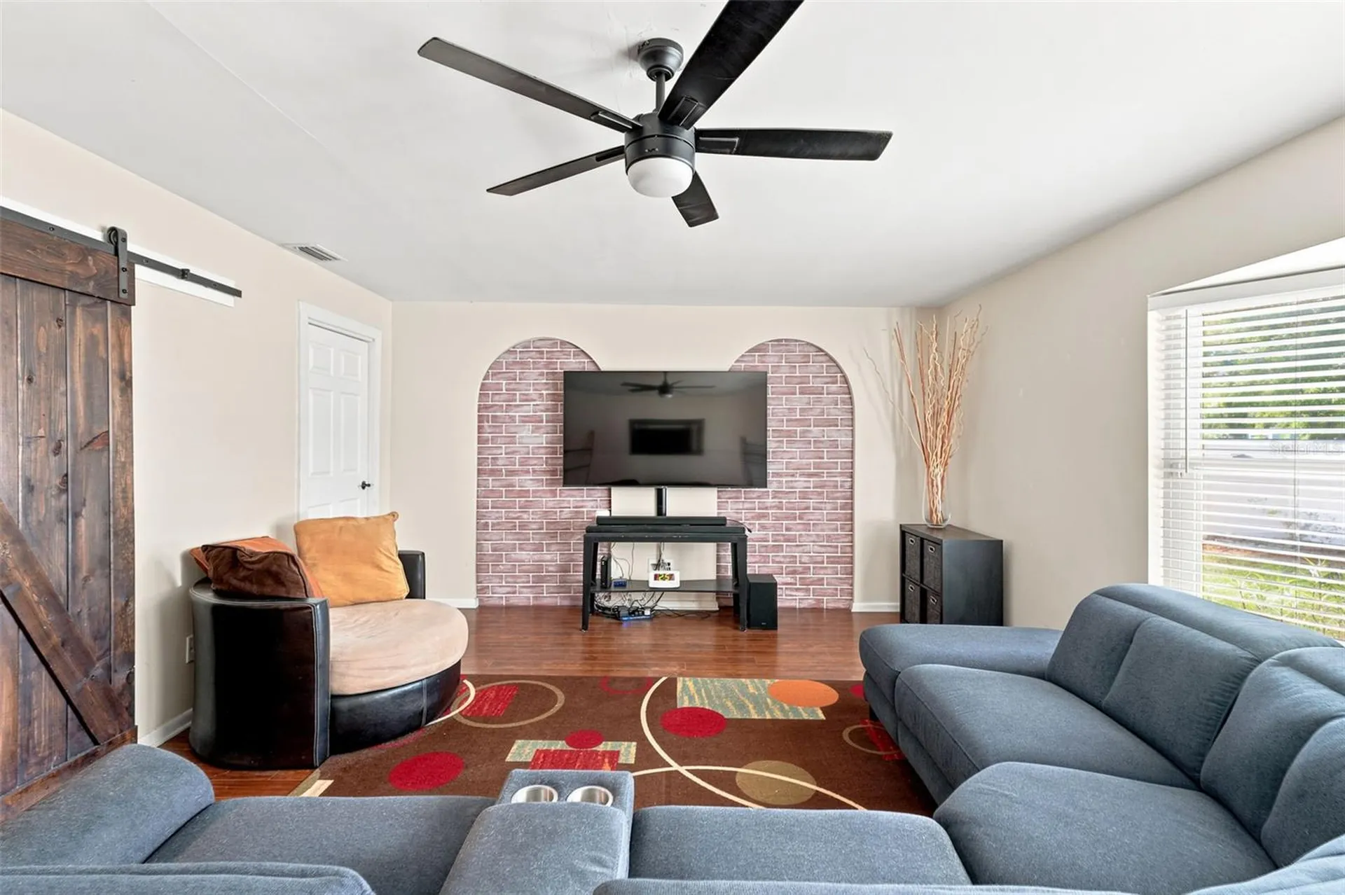 1901 E Diana Street Tampa FL 33610