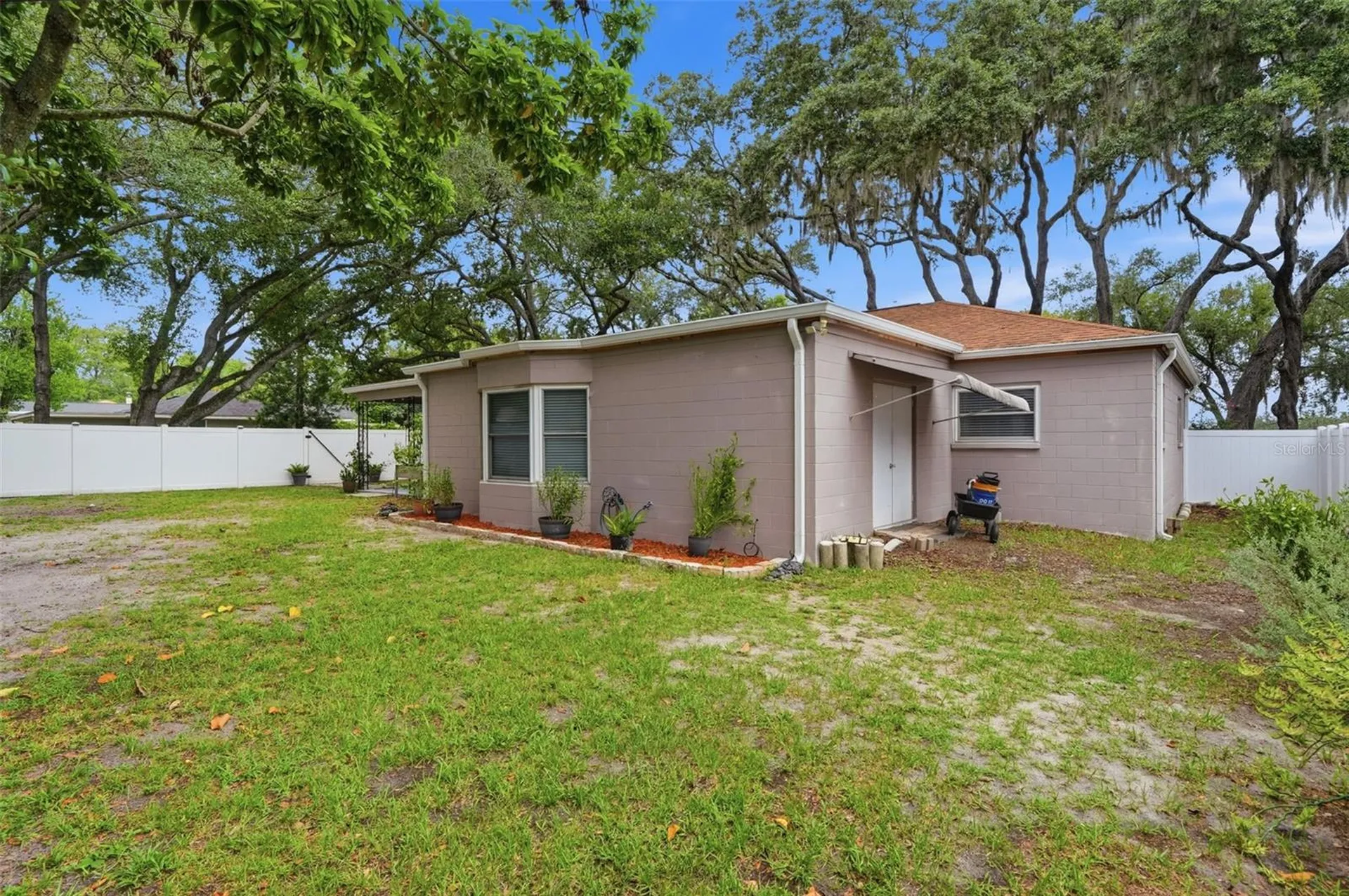 1901 E Diana Street Tampa FL 33610
