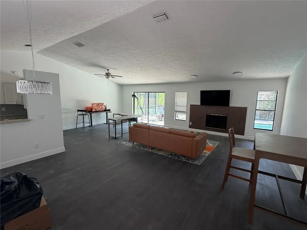 4601 Farmhouse Drive Tampa FL 33624