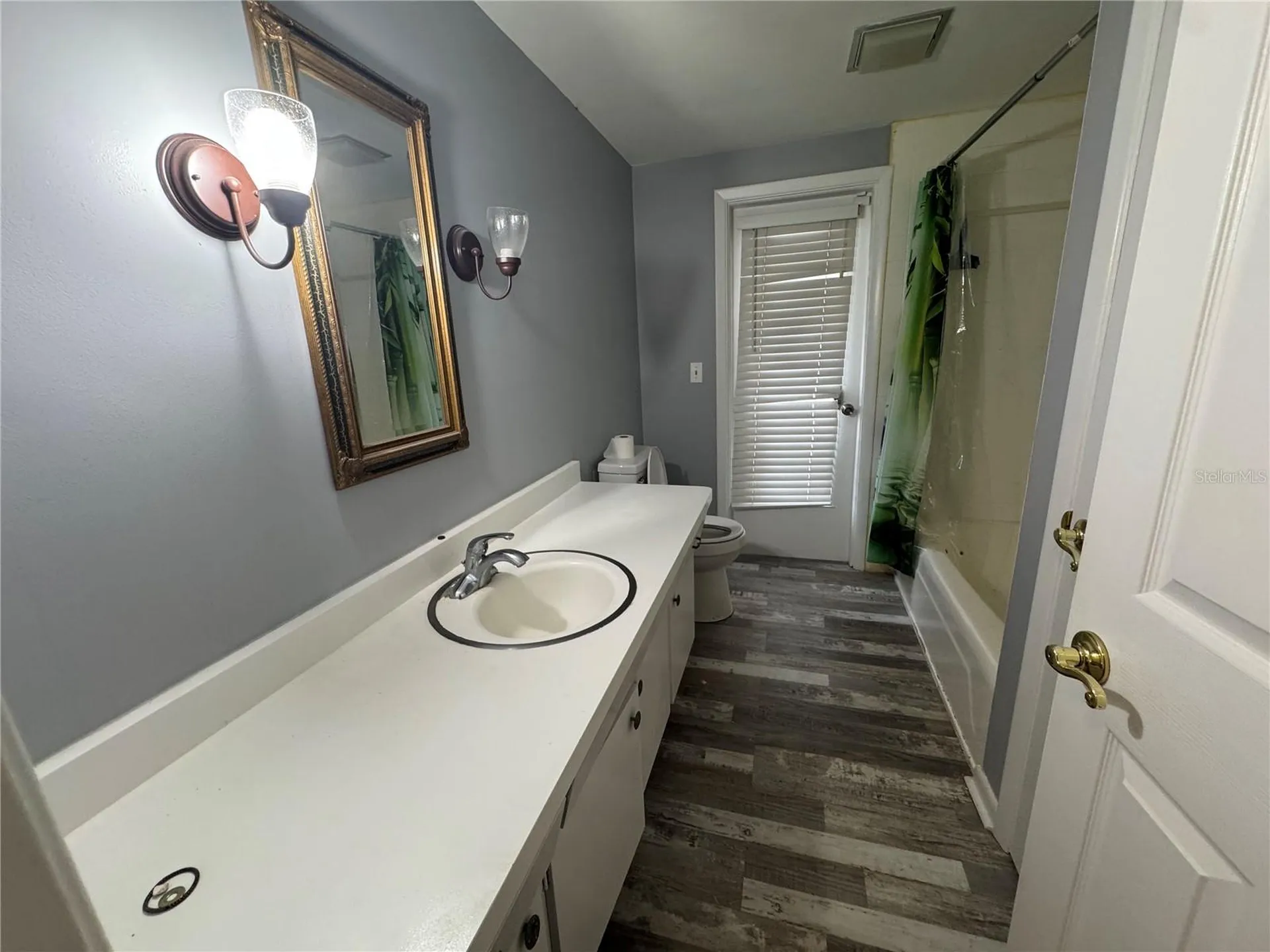 907 S Florida Avenue Tarpon Springs FL 34689