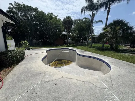 907 S Florida Avenue Tarpon Springs FL 34689