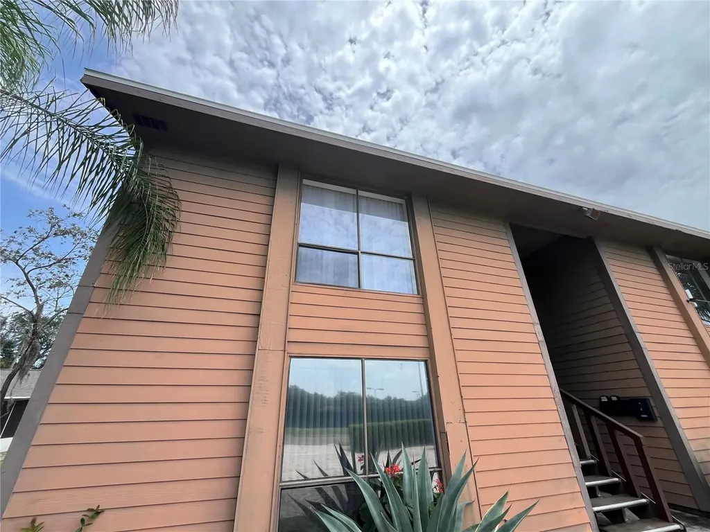423 E Sessoms Avenue Lake Wales FL 33853