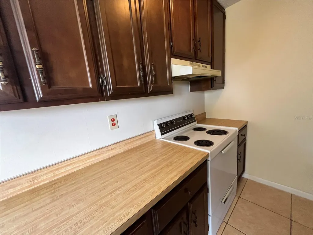423 E Sessoms Avenue Lake Wales FL 33853
