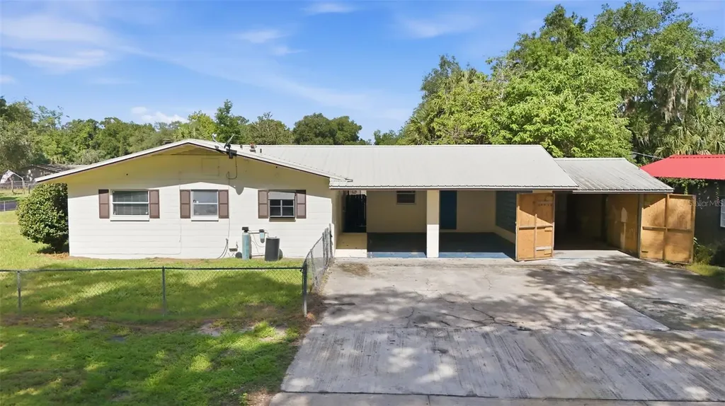 22526 SE 62nd Avenue Hawthorne FL 32640