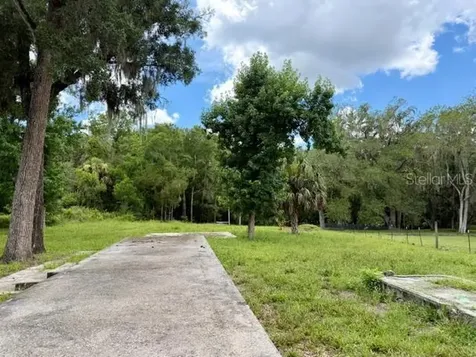 9749 Florida Street Fanning Springs FL 32693