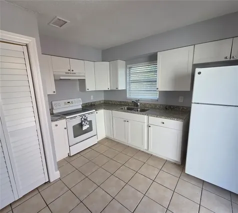 5720 N Lincoln Avenue Tampa FL 33614