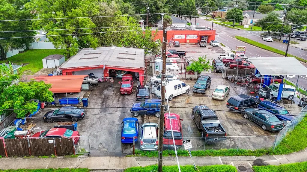 1412 E Lake Avenue Tampa FL 33605