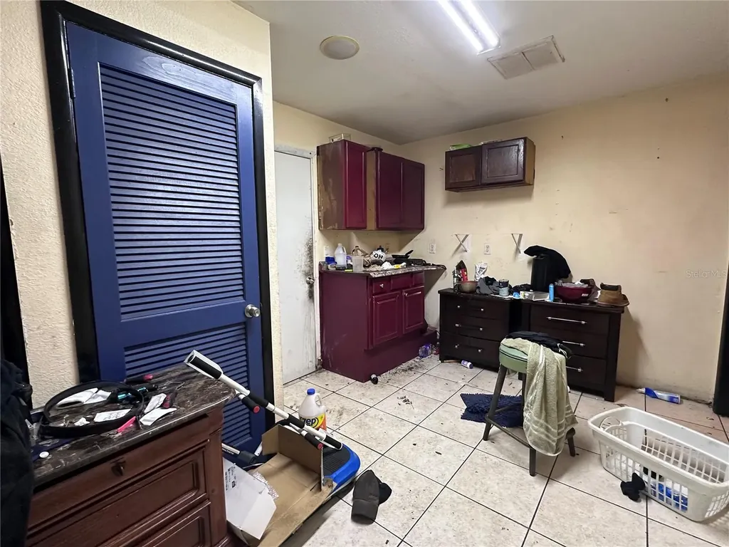 1412 E Lake Avenue Tampa FL 33605