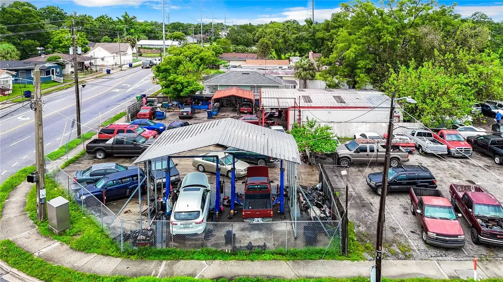 1412 E Lake Avenue Tampa FL 33605