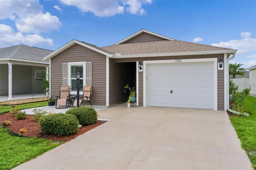 1352 Marybeth Lane The Villages FL 32163