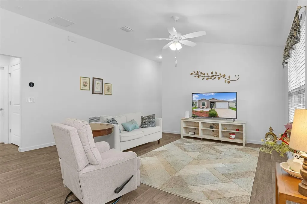 1352 Marybeth Lane The Villages FL 32163