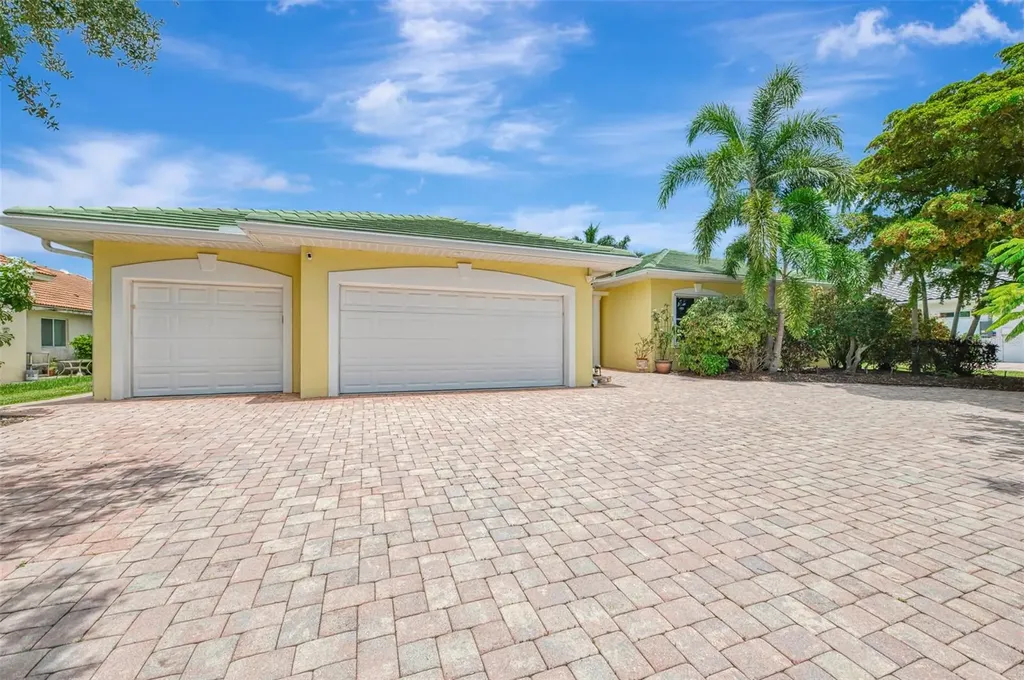 4708 Sweetmeadow Circle Sarasota FL 34238