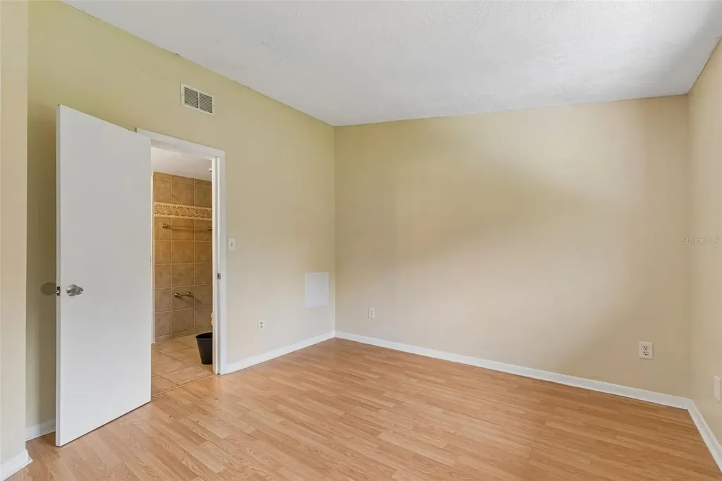3911 Oak Limb Court Tampa FL 33614