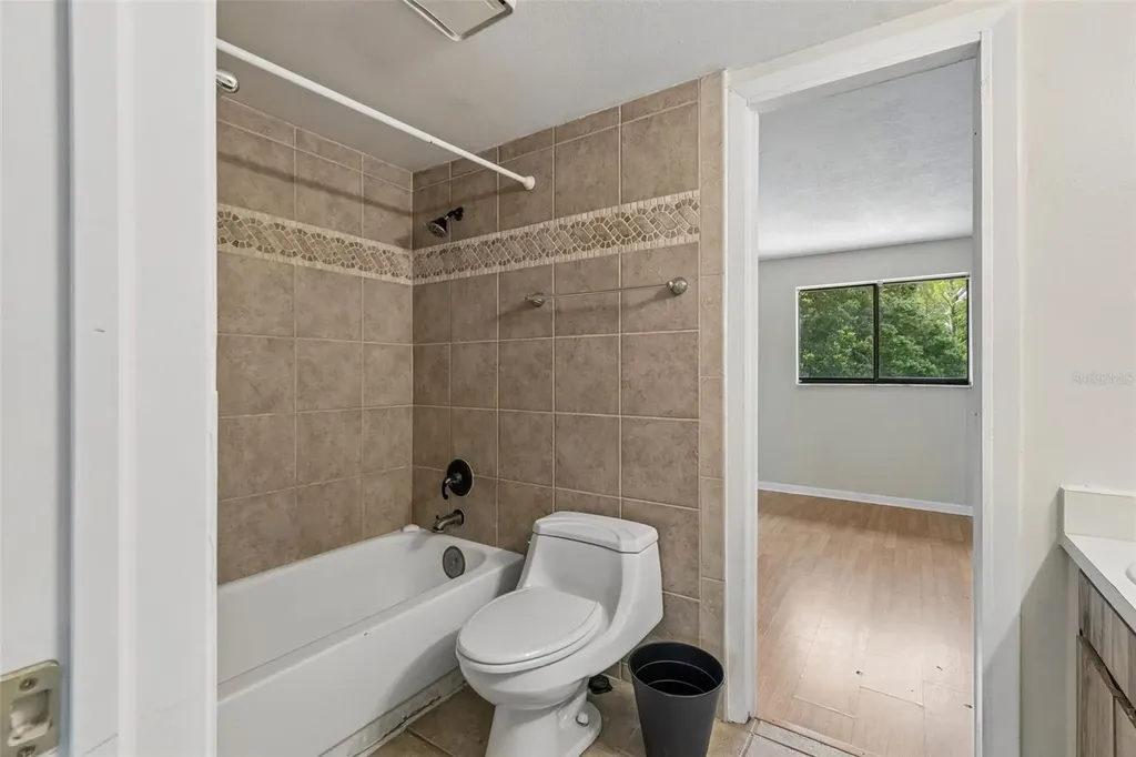 3911 Oak Limb Court Tampa FL 33614
