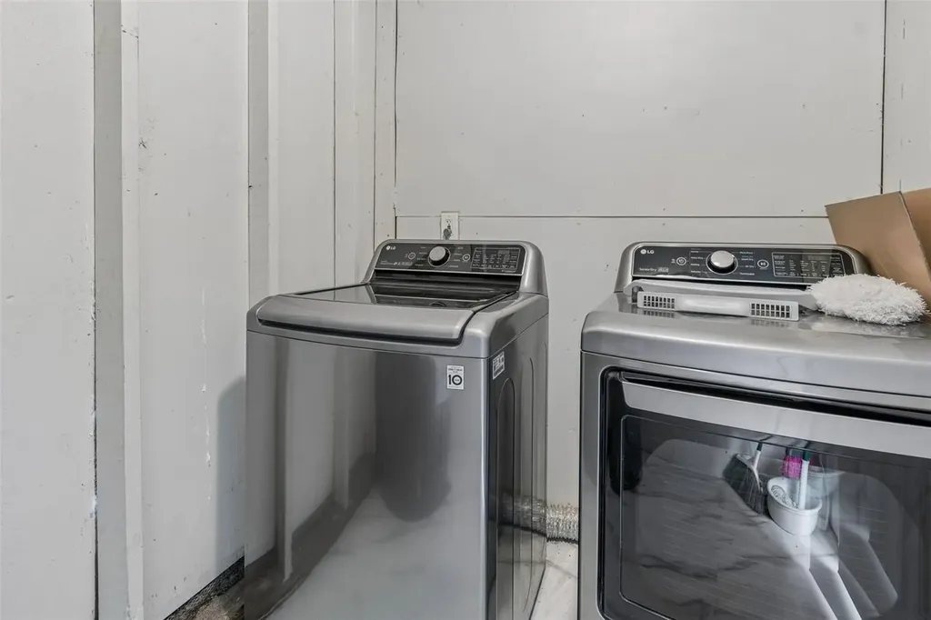 3911 Oak Limb Court Tampa FL 33614