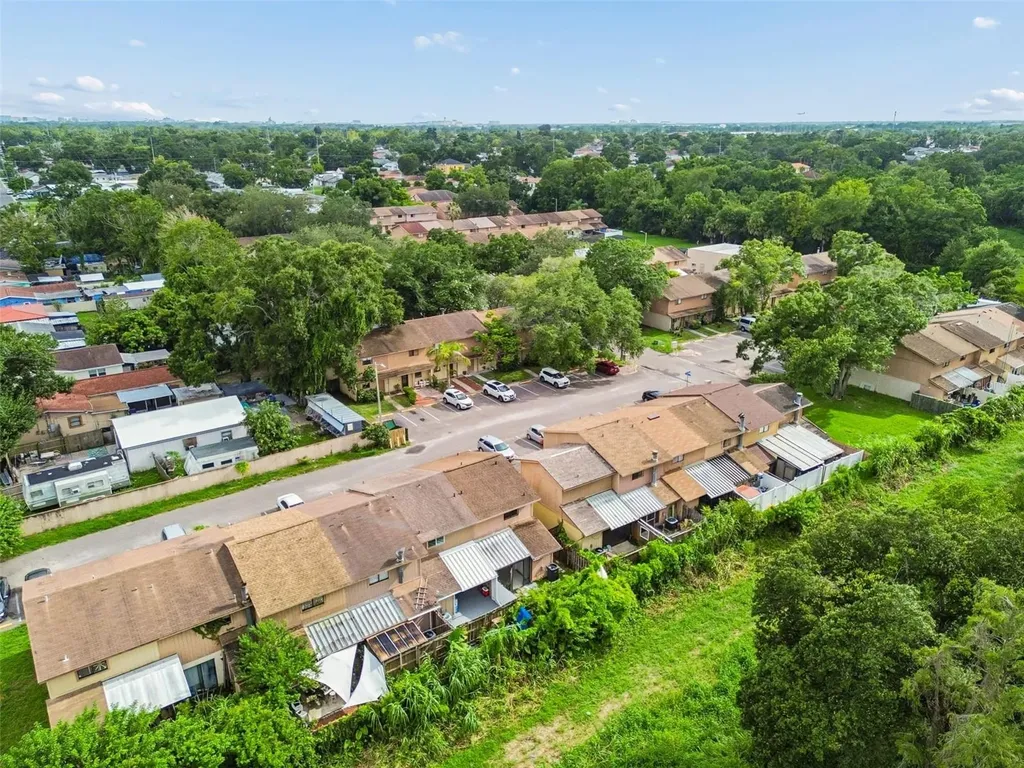 3911 Oak Limb Court Tampa FL 33614