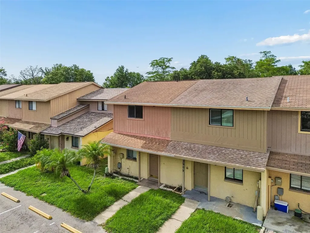 3911 Oak Limb Court Tampa FL 33614