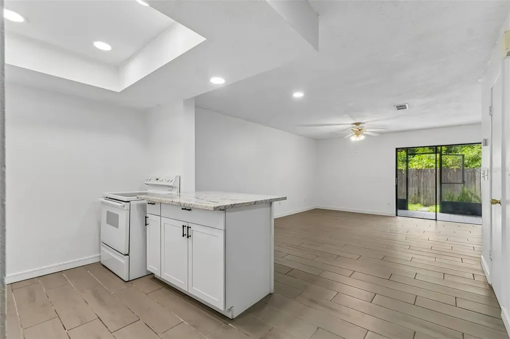 3911 Oak Limb Court Tampa FL 33614