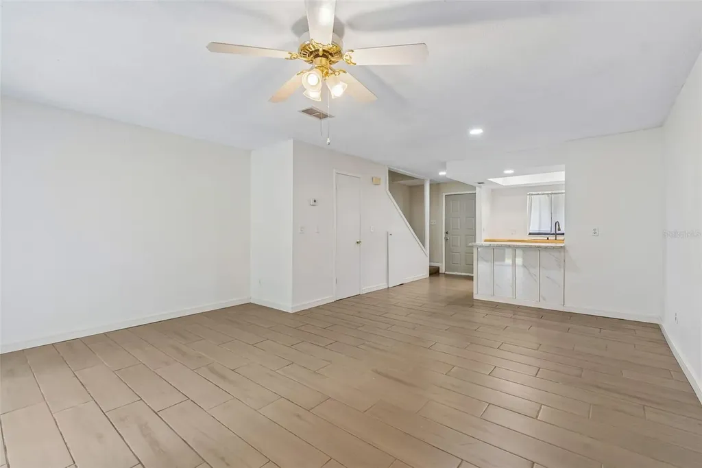 3911 Oak Limb Court Tampa FL 33614