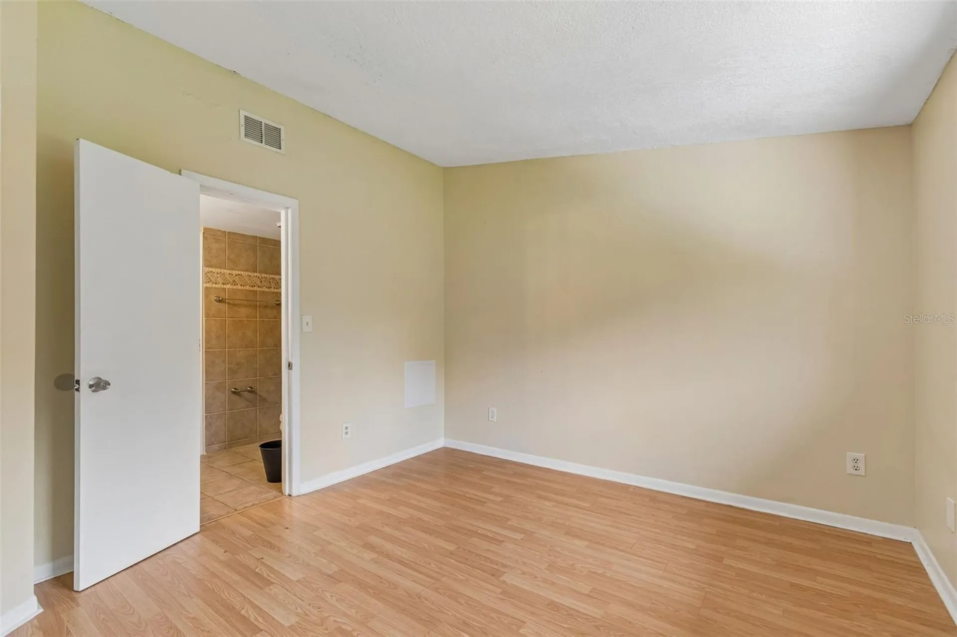 3911 Oak Limb Court Tampa FL 33614