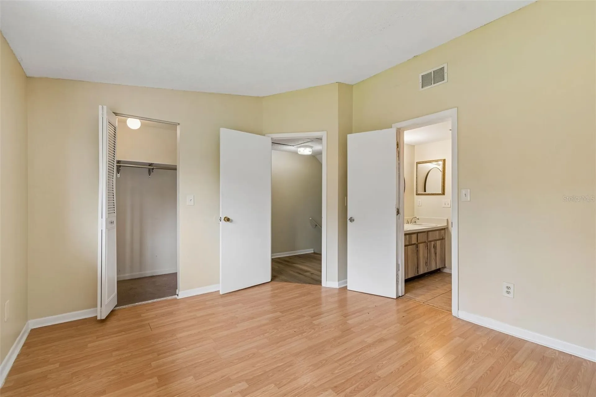 3911 Oak Limb Court Tampa FL 33614