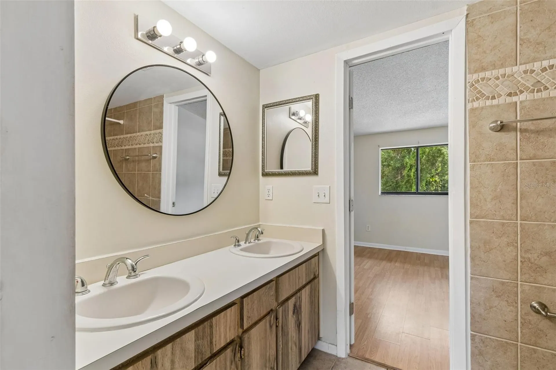3911 Oak Limb Court Tampa FL 33614