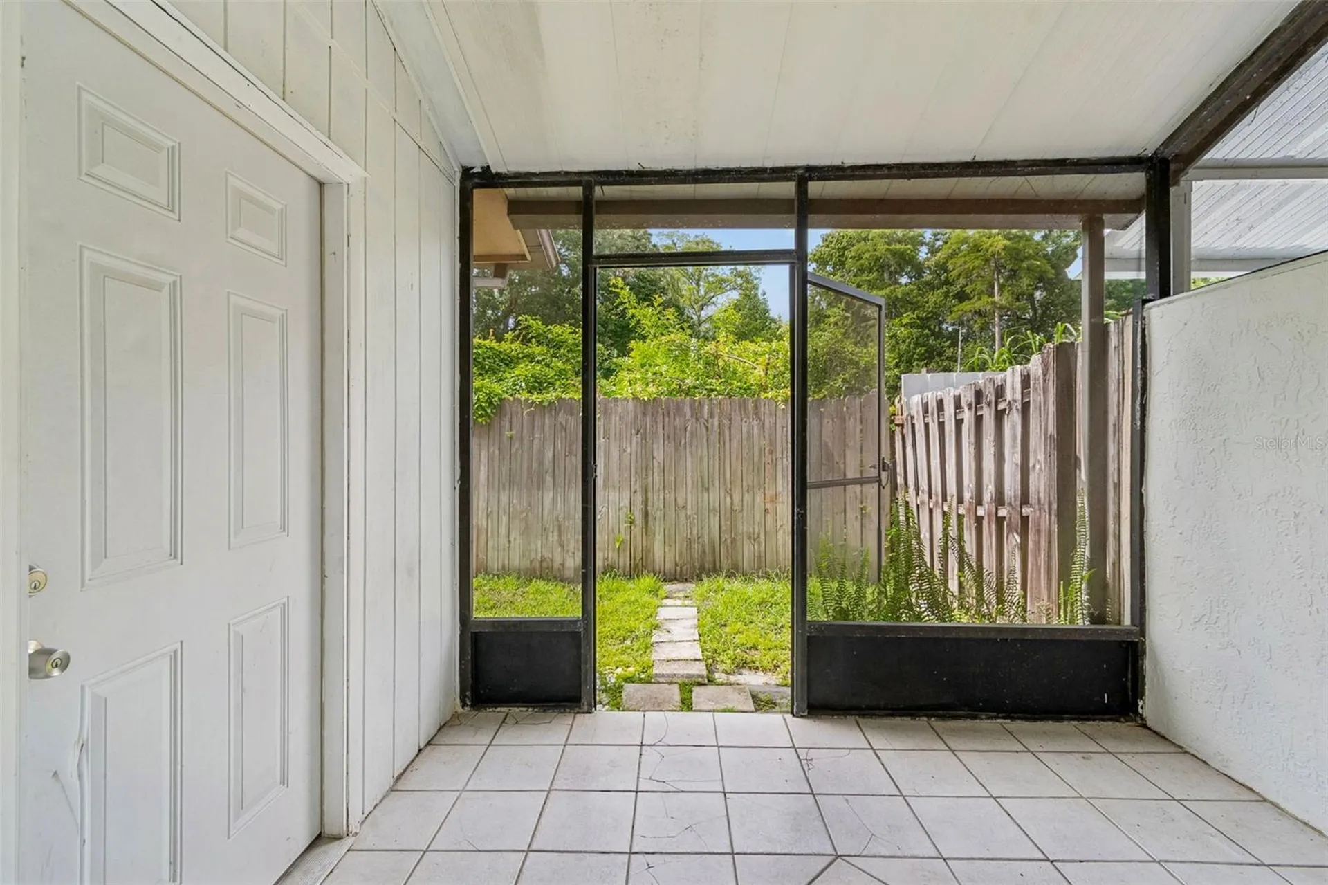 3911 Oak Limb Court Tampa FL 33614