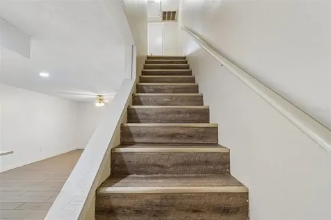 3911 Oak Limb Court Tampa FL 33614