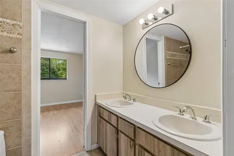 3911 Oak Limb Court Tampa FL 33614