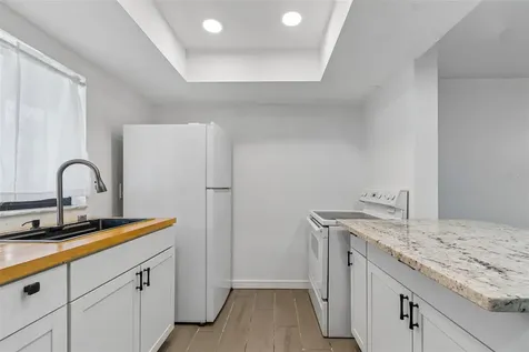 3911 Oak Limb Court Tampa FL 33614