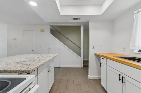 3911 Oak Limb Court Tampa FL 33614